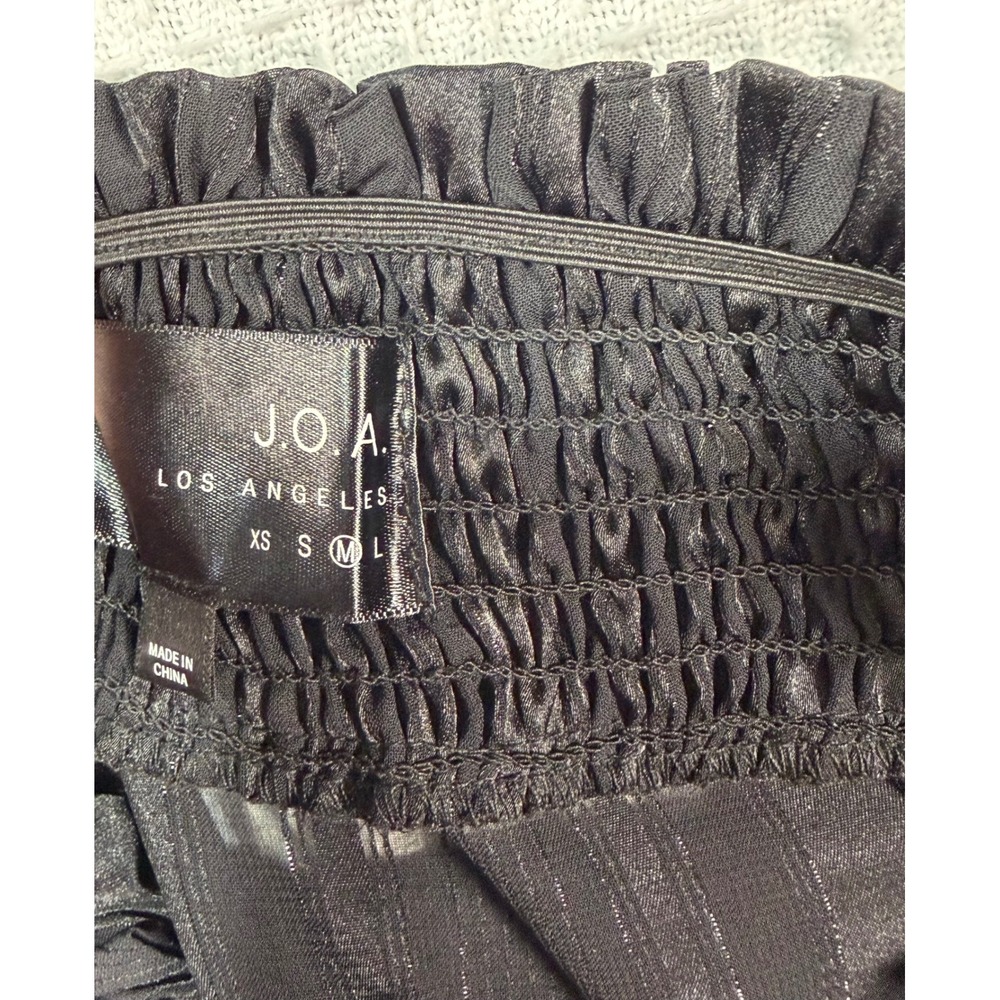 J.O.A. Los Angeles Black Off The Shoulder Smocked Striped Blouse Medium - Picture 5 of 6